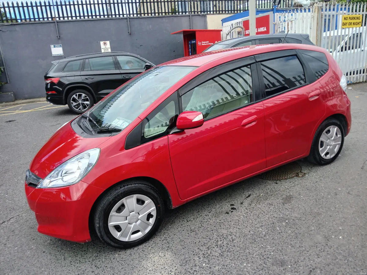 Honda Fit 2010 Hybrid Auto  New NCT New Android - Image 2
