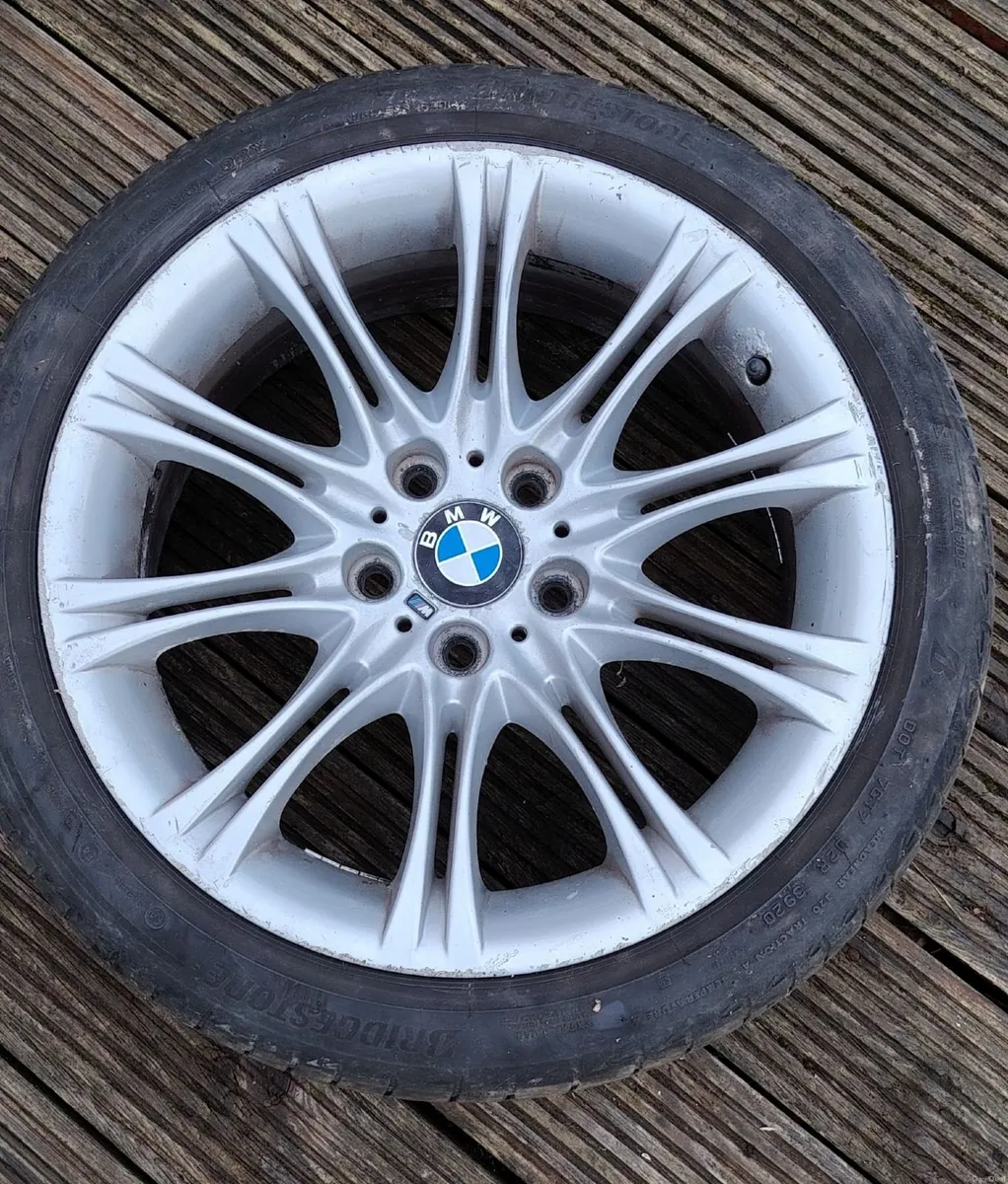 BMW 5-Series 2011 - Image 5