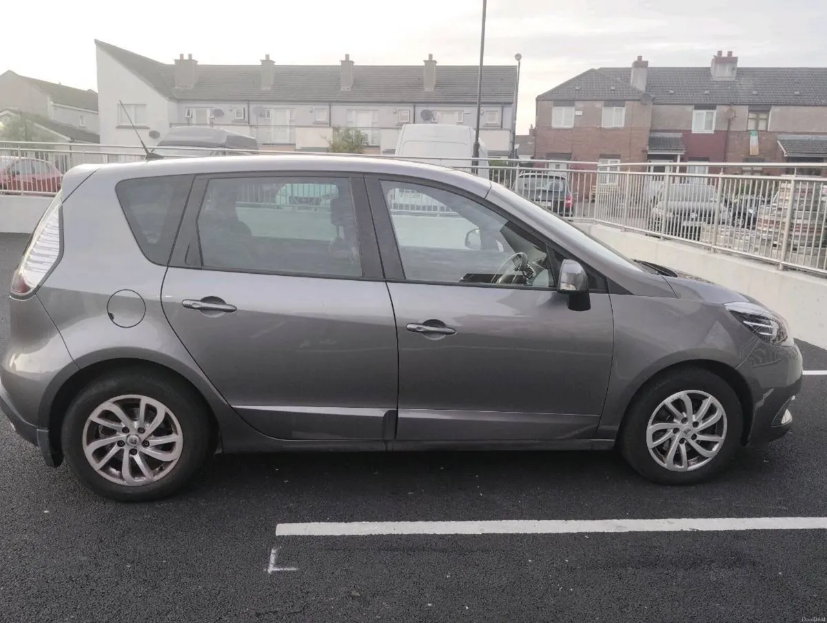 Renault Scenic III MPV - Image 2