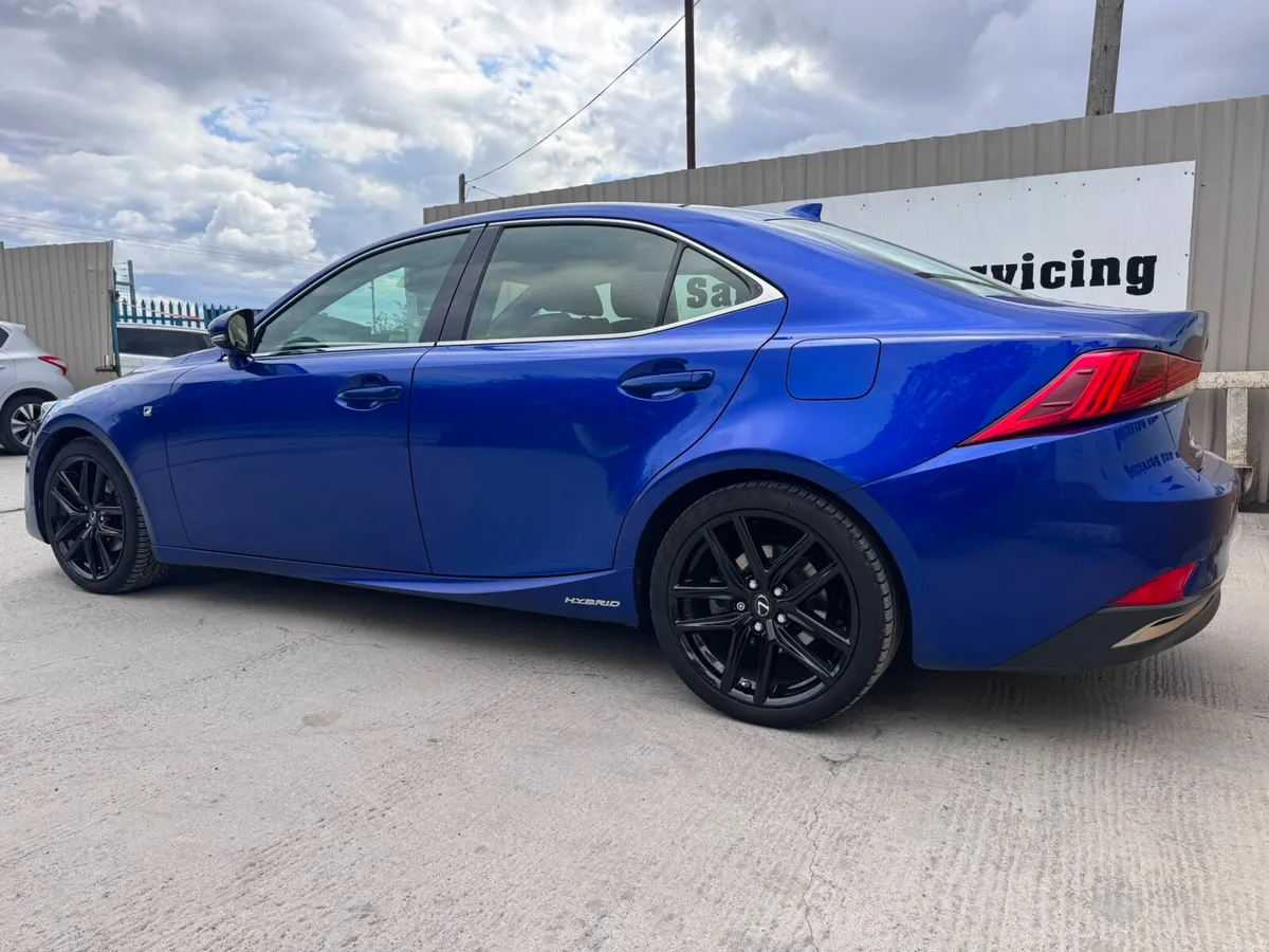 171 Lexus IS 300h F-Sport Hybrid Auto - Image 6
