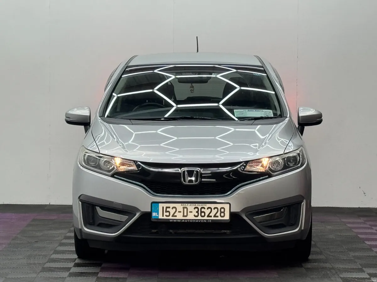 2015 Honda Fit 1.5P hybrid, Low Kms - Image 2