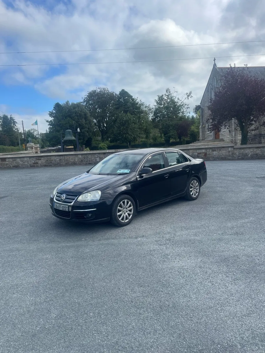 Volkswagon Jetta - Image 4