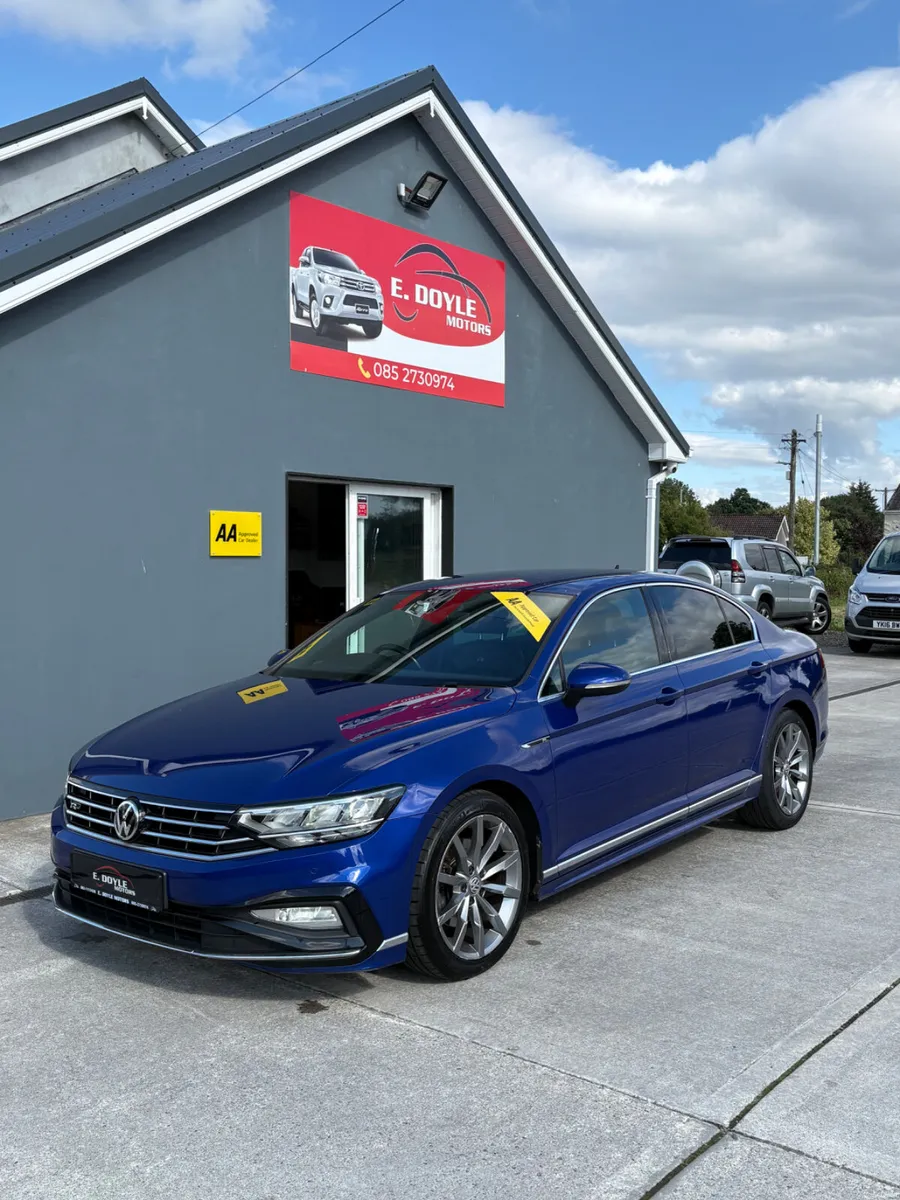 2020 Volkswagen Passat R-Line - Image 4