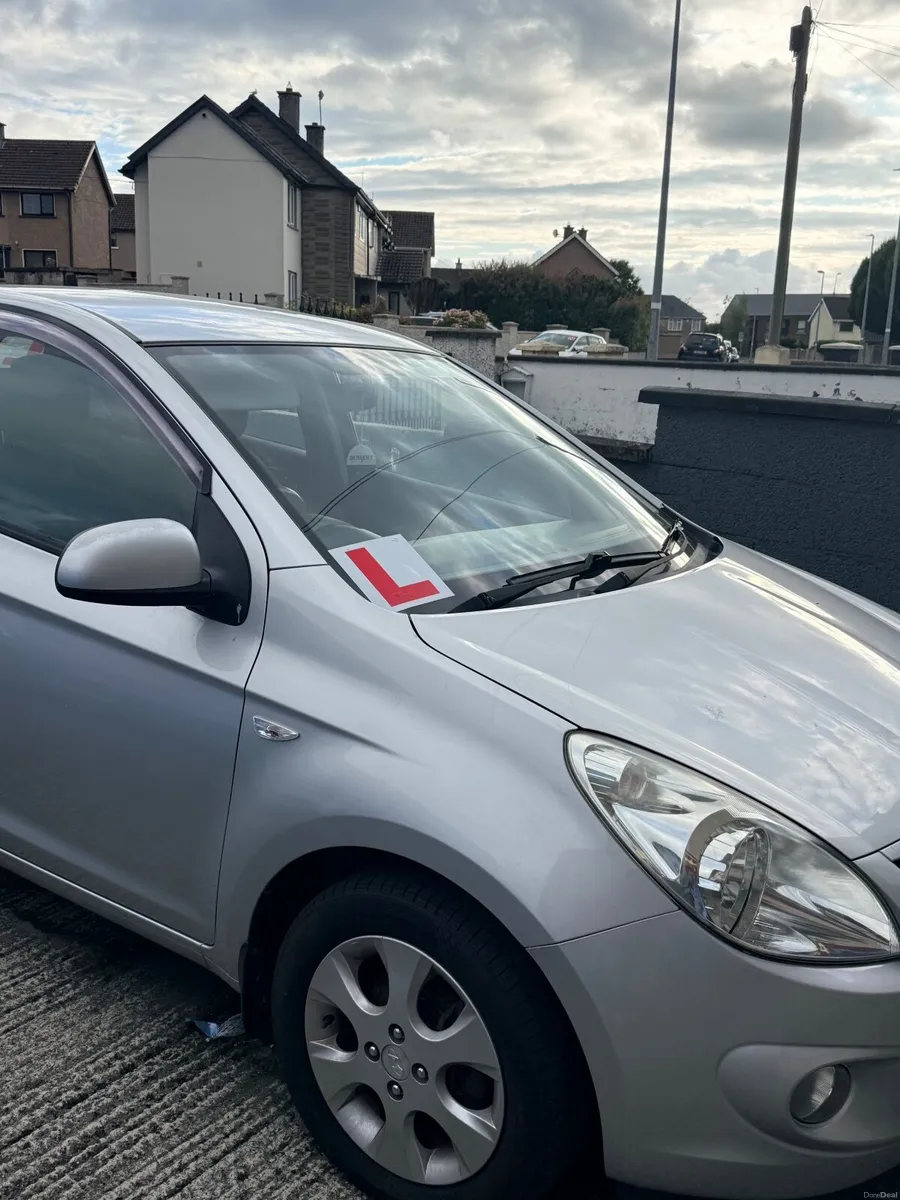 Hyundai i20 2010 - Image 2