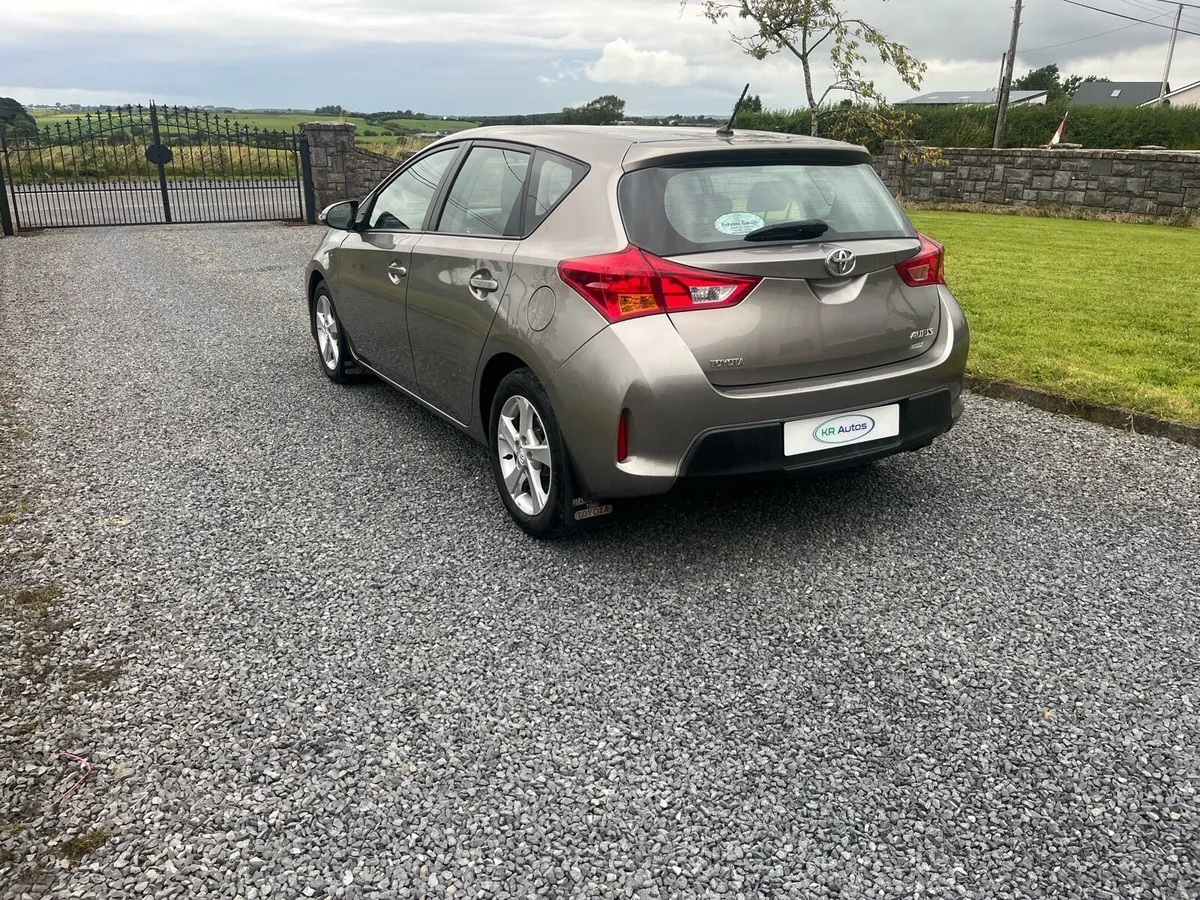 2013 Toyota Auris 1.3 petrol - Image 3