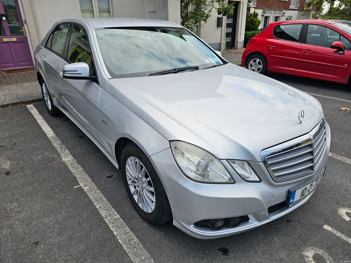 Mercedes-Benz E-Class 2010 - Image 6