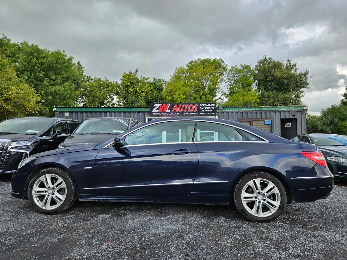 12 Mercedes-Benz E-Class Coupe - Image 4