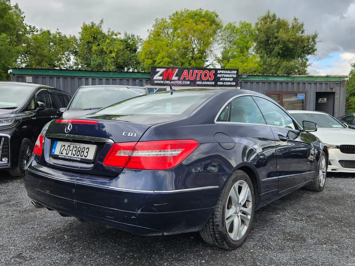 12 Mercedes-Benz E-Class Coupe - Image 6