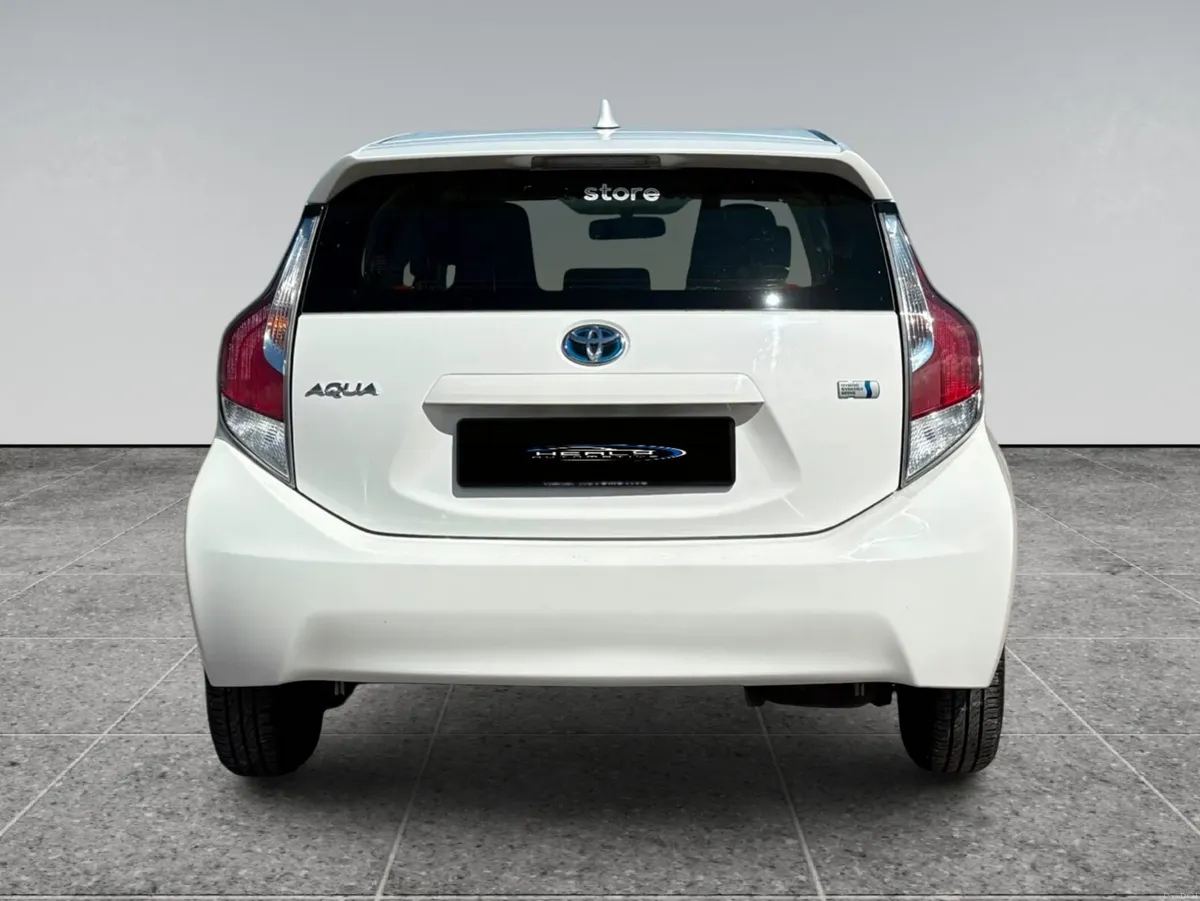 Toyota Aqua Hybrid Automatic - Image 5