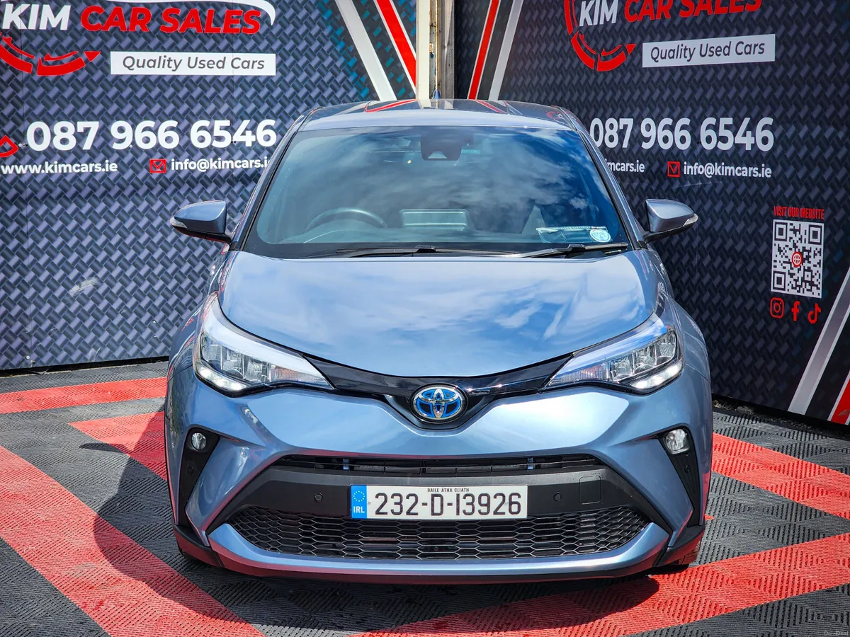2023 Toyota C-HR - Image 6