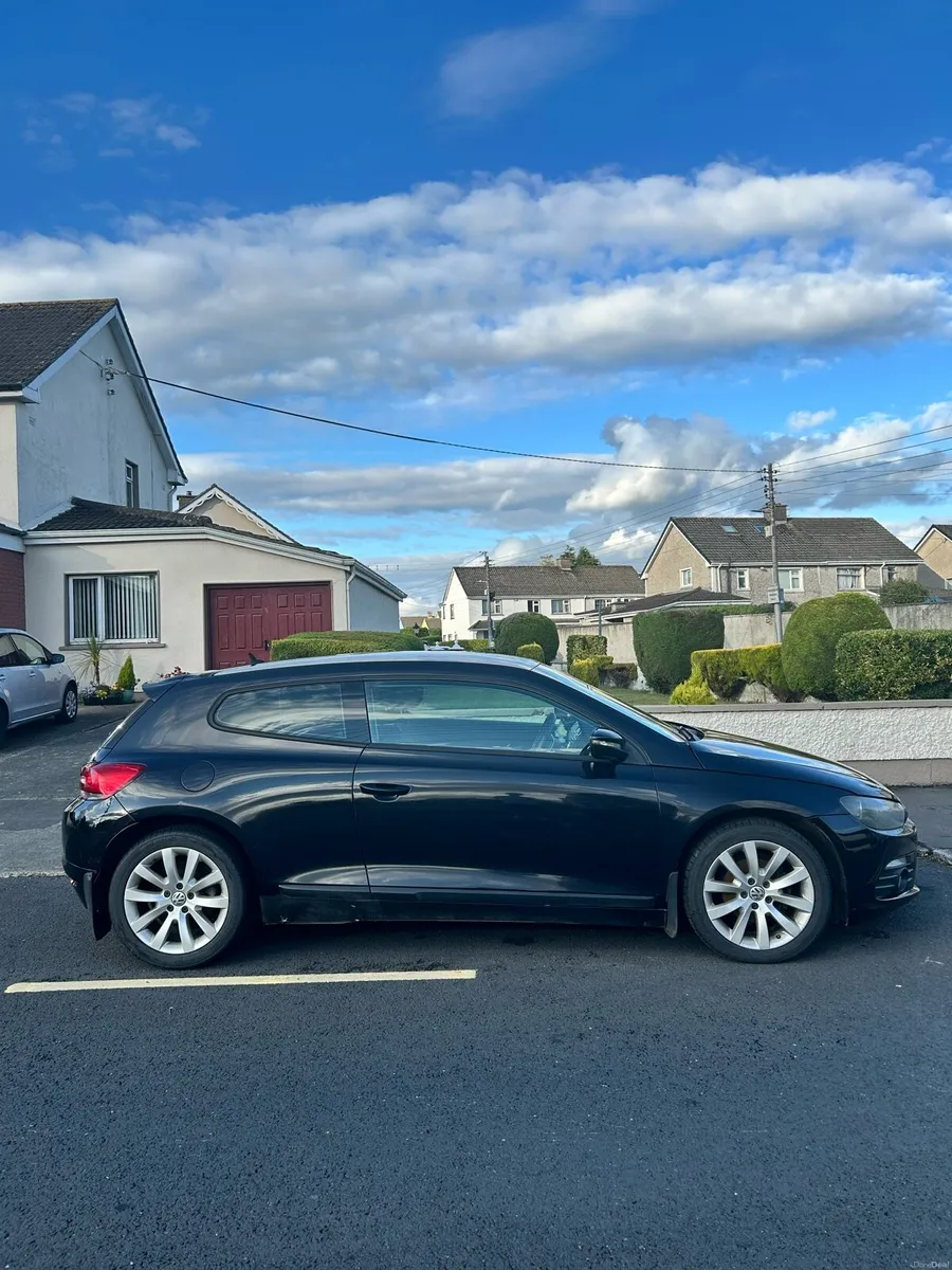 2011 Volswagen scirocco  2.0 tdi - Image 3