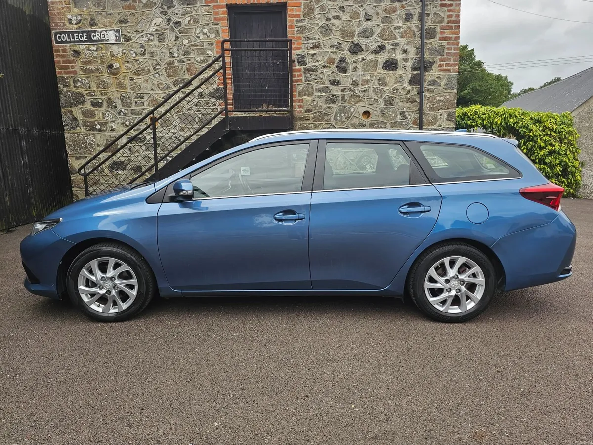 Toyota Auris 2016 - Image 1