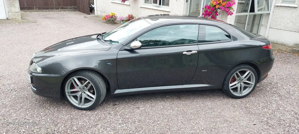 Alfa Romeo GT 2008 - Image 2