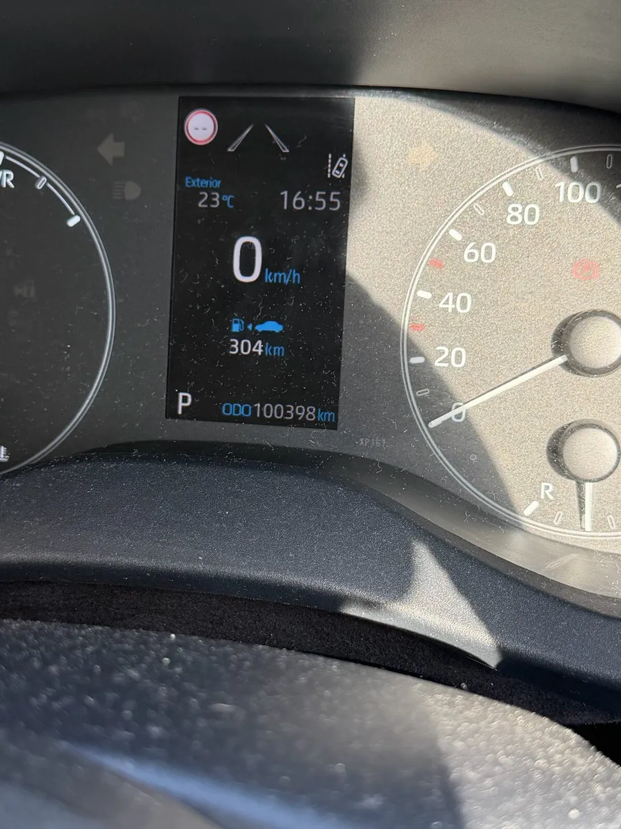 Toyota Yaris Luna Hybrid 1.5 - Image 6