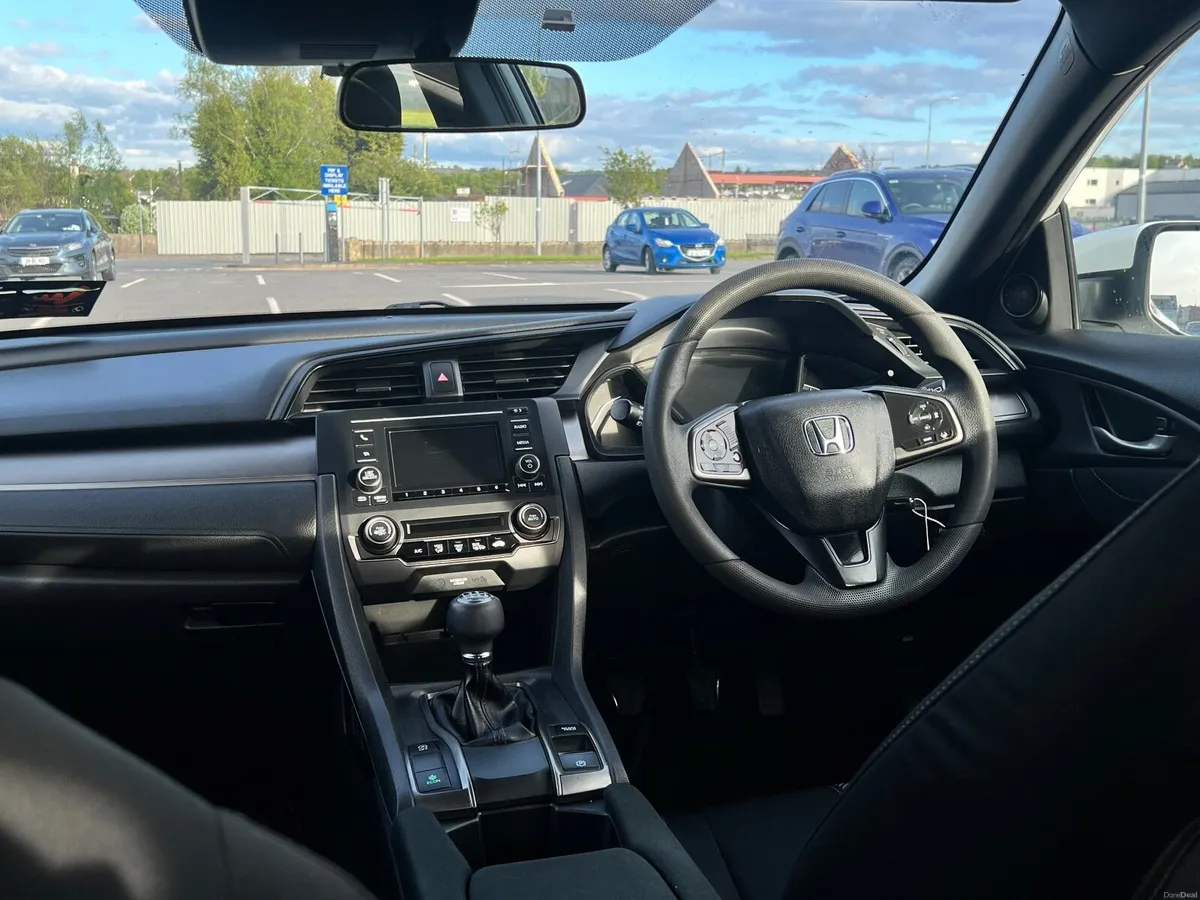 Honda Civic 2020 - Image 6