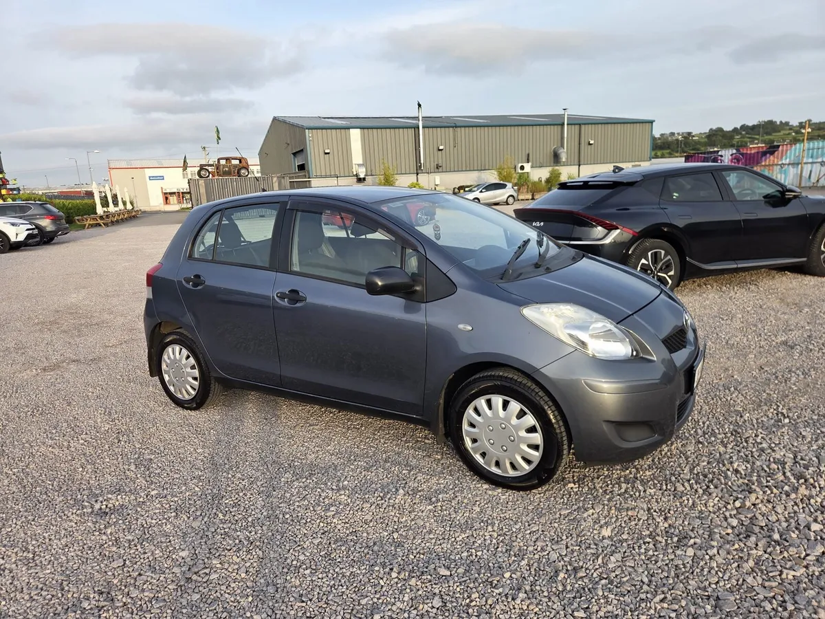 Toyota Yaris 2009 - Image 5