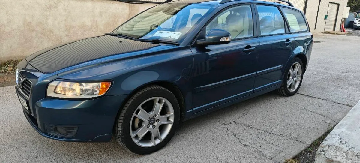 Volvo v50 new nct and tax - Image 4