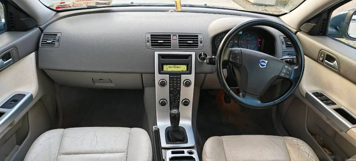 Volvo v50 new nct and tax - Image 6