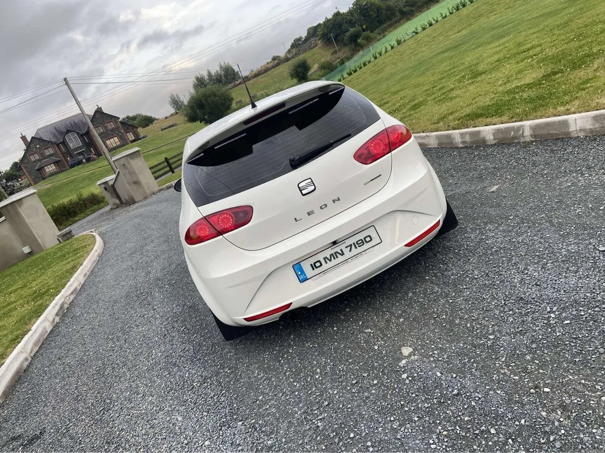 Car - Image 3