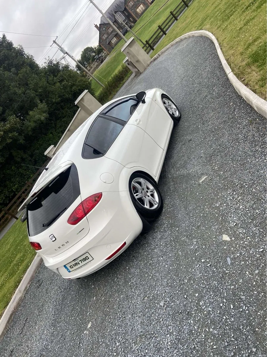 Car - Image 5