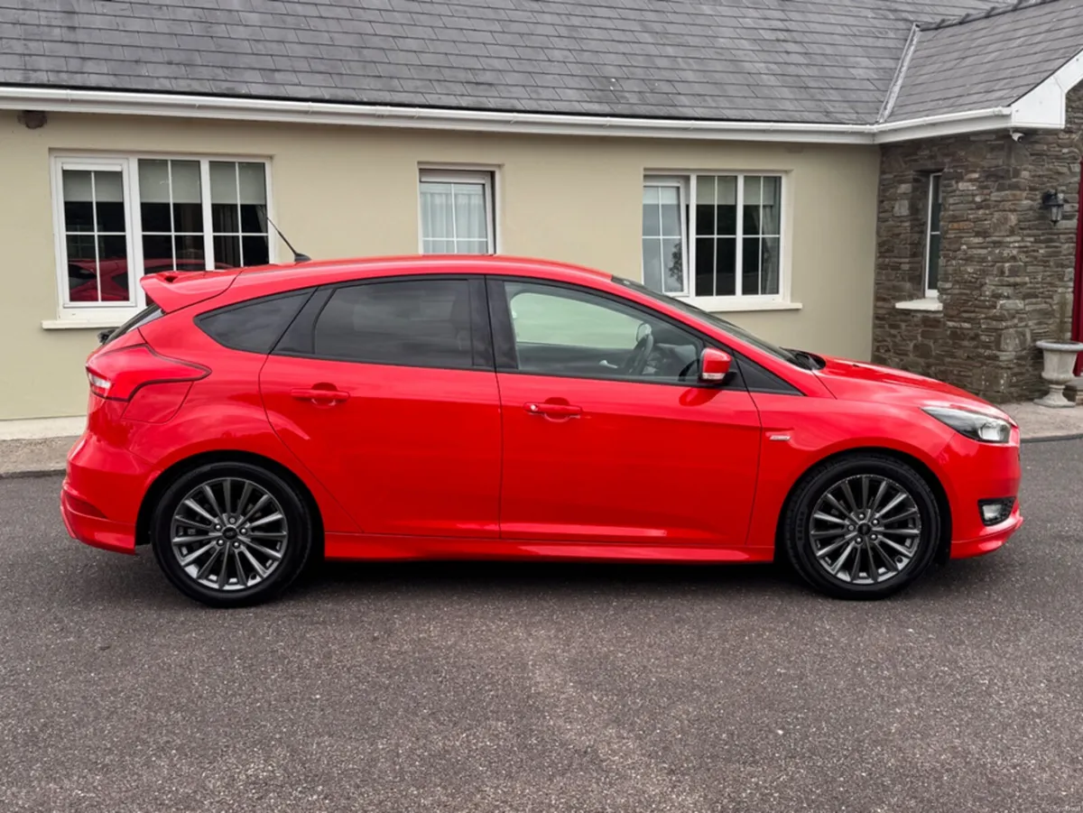 Ford Focus ST-LINE 1.5 TD 120PS 6SPEED 4DR - Image 6