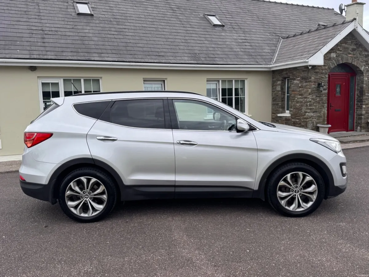 Hyundai Santa Fe 4WD PREMIUM 4DR AUTO - Image 4
