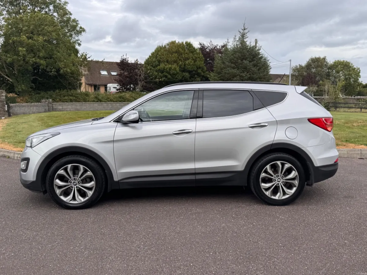 Hyundai Santa Fe 4WD PREMIUM 4DR AUTO - Image 3