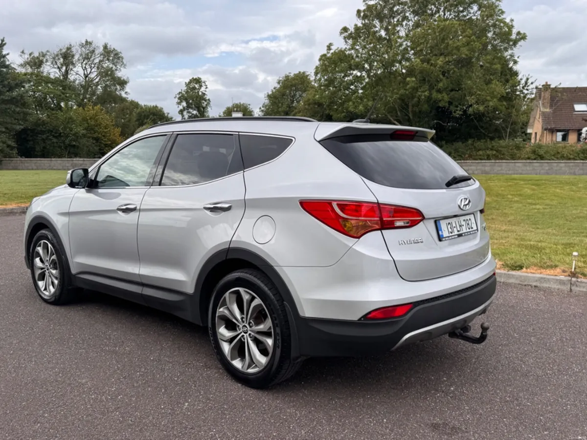 Hyundai Santa Fe 4WD PREMIUM 4DR AUTO - Image 5