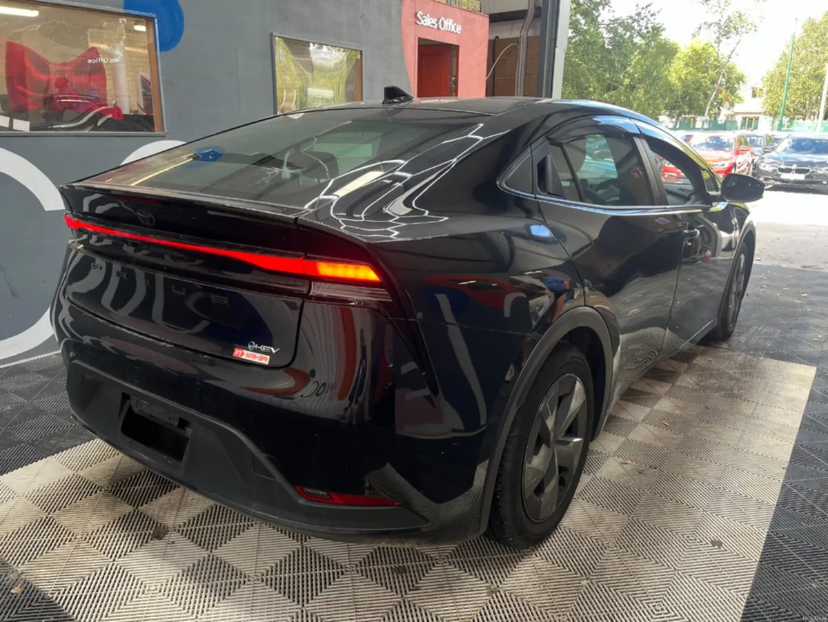 Toyota Prius 2024 TOYOTA PRIUS 1.8 AUTOMATIC/ PARK - Image 2