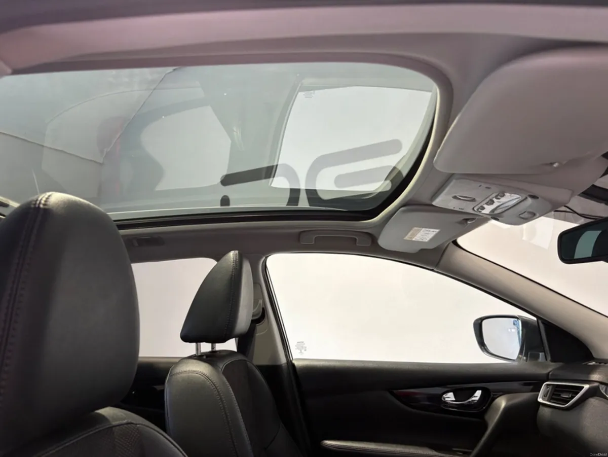 Nissan Qashqai Auto - Panroof - half Leather- Low - Image 6