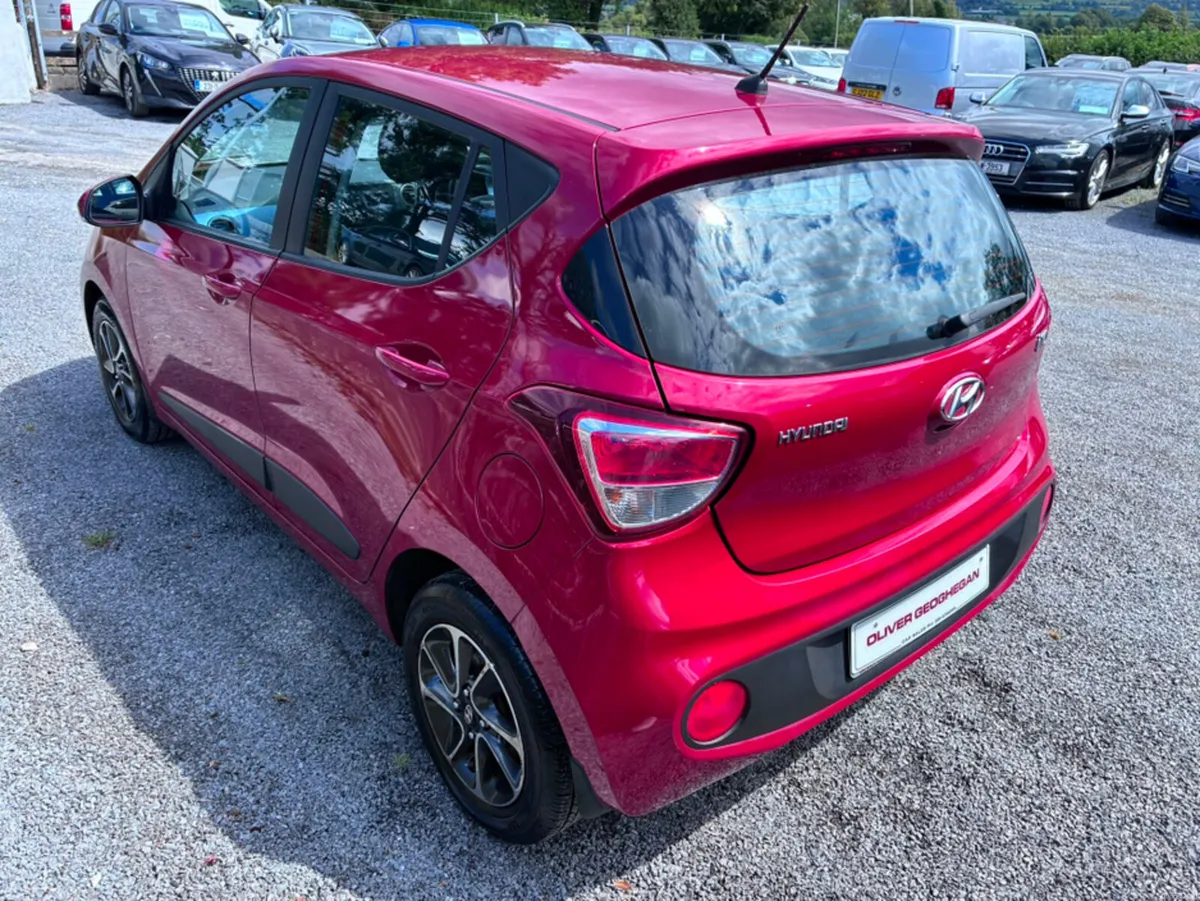Hyundai i10 DELUXE - Image 3