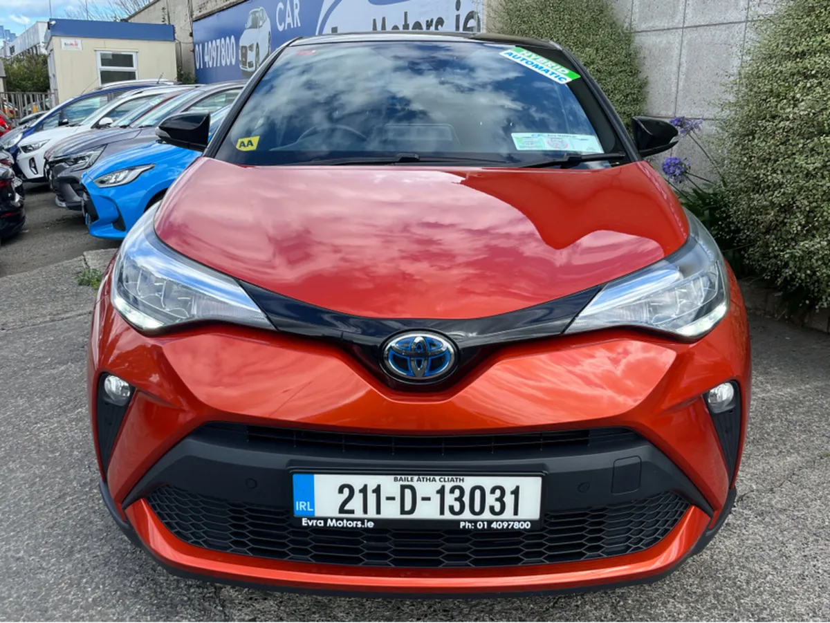 Toyota C-HR HYBRID SPORT BI-TONE AUTOMATIC 1.8 PET - Image 2
