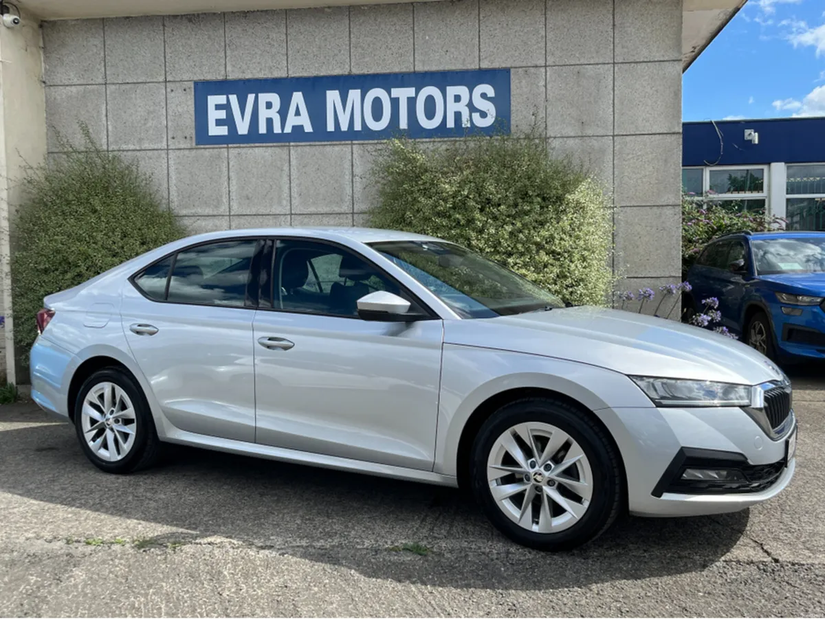 Skoda Octavia AMBITION 2.0 TDI DIESEL //REVERSE CA - Image 3