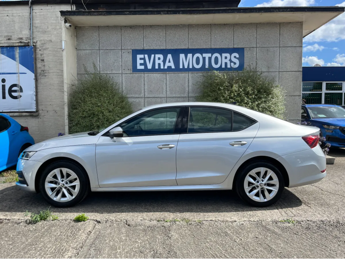 Skoda Octavia AMBITION 2.0 TDI DIESEL //REVERSE CA - Image 6