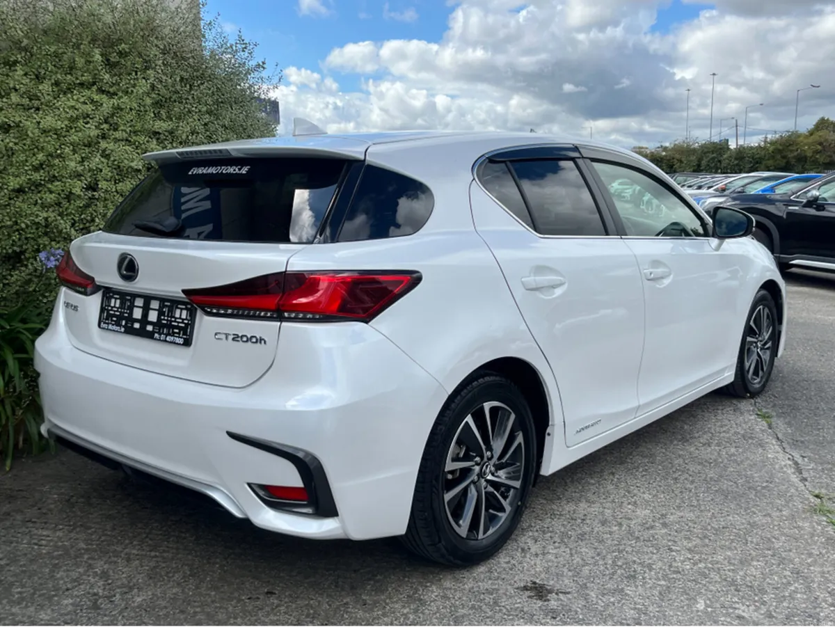 Lexus CT VC AUTOMATIC HYBRID 1.8 PETROL //LOW MILE - Image 4