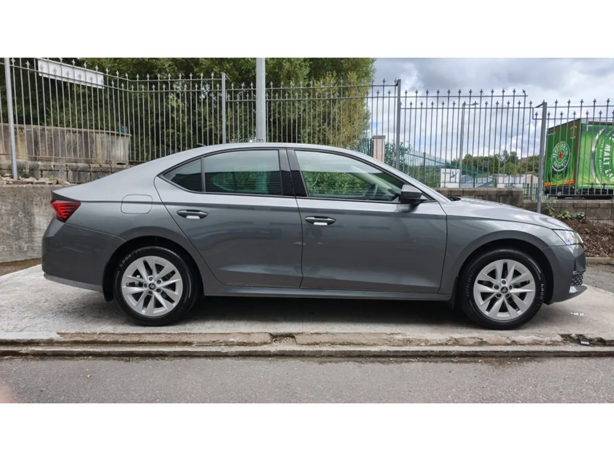 Skoda Octavia OCTAVIA SELECTION 1.5TSI 115HP WITH - Image 6