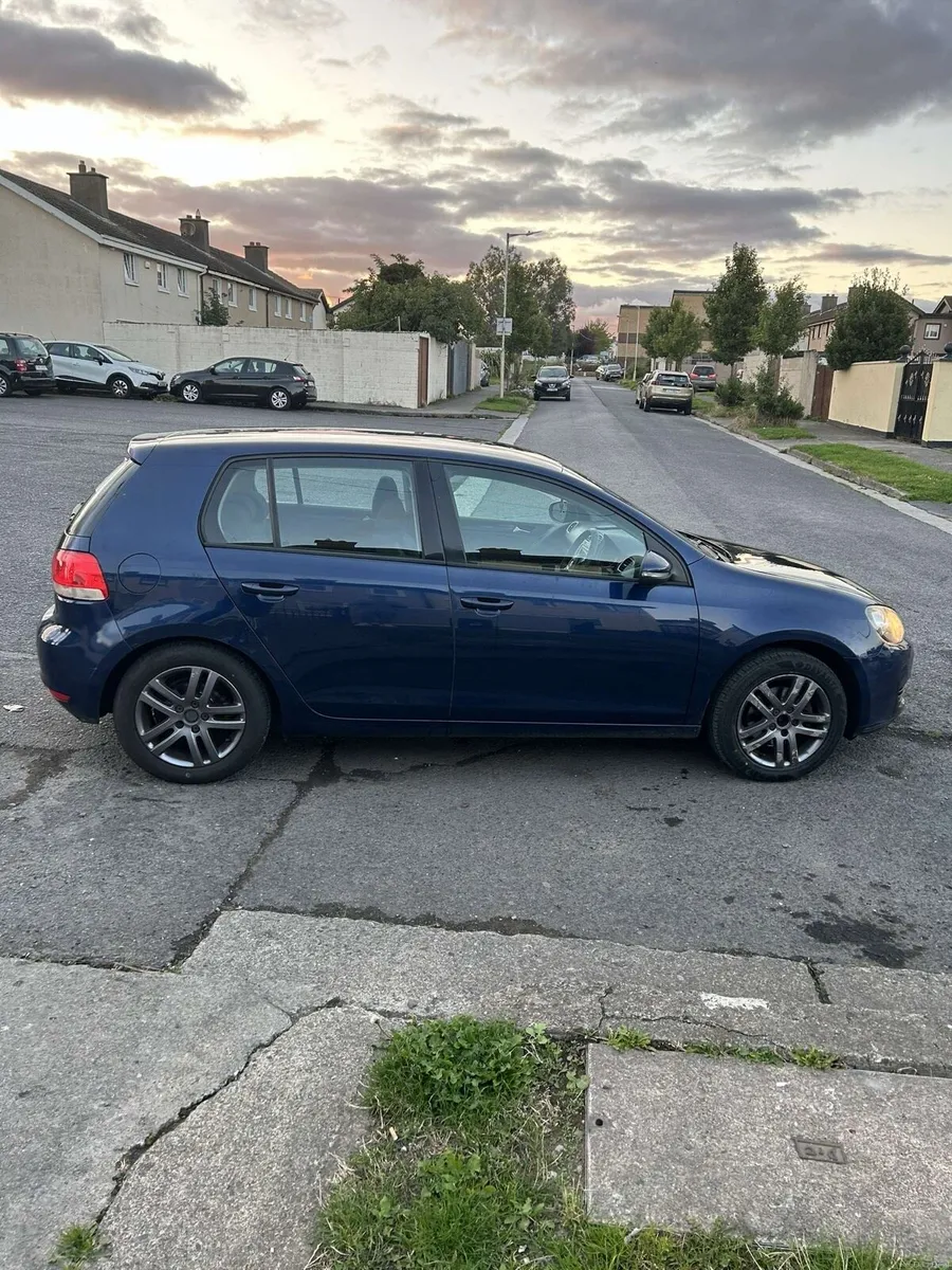 Volkswagen golf - Image 2