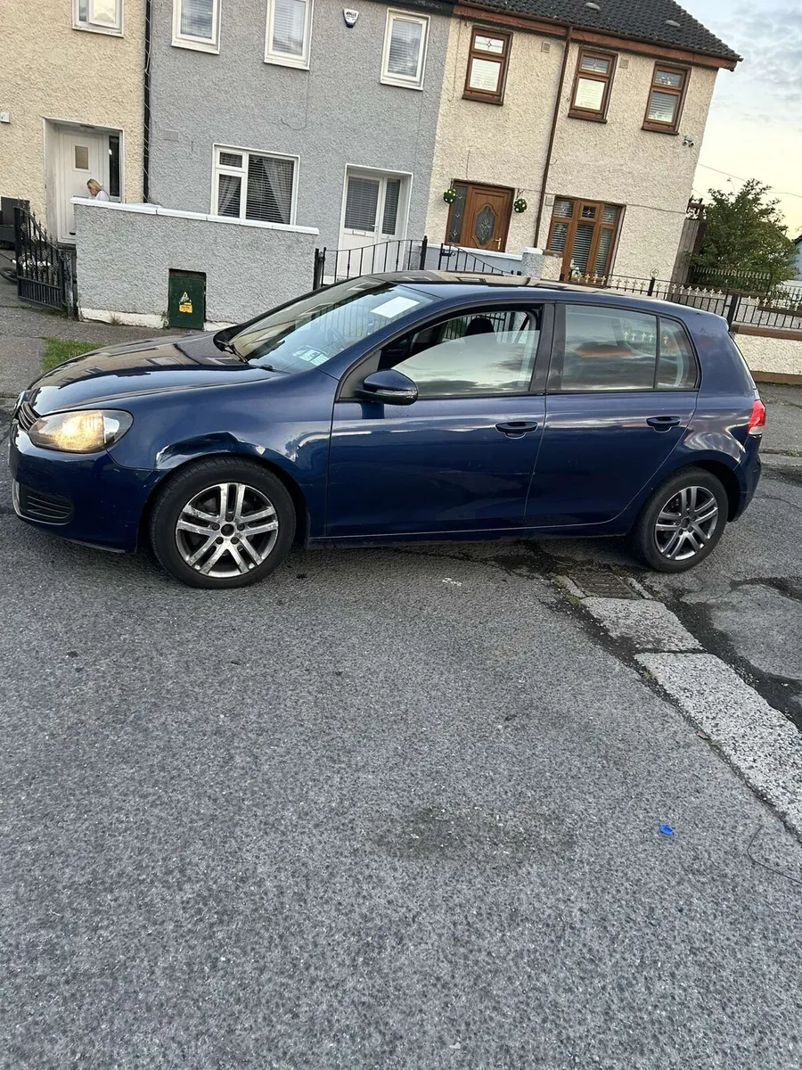 Volkswagen golf - Image 6