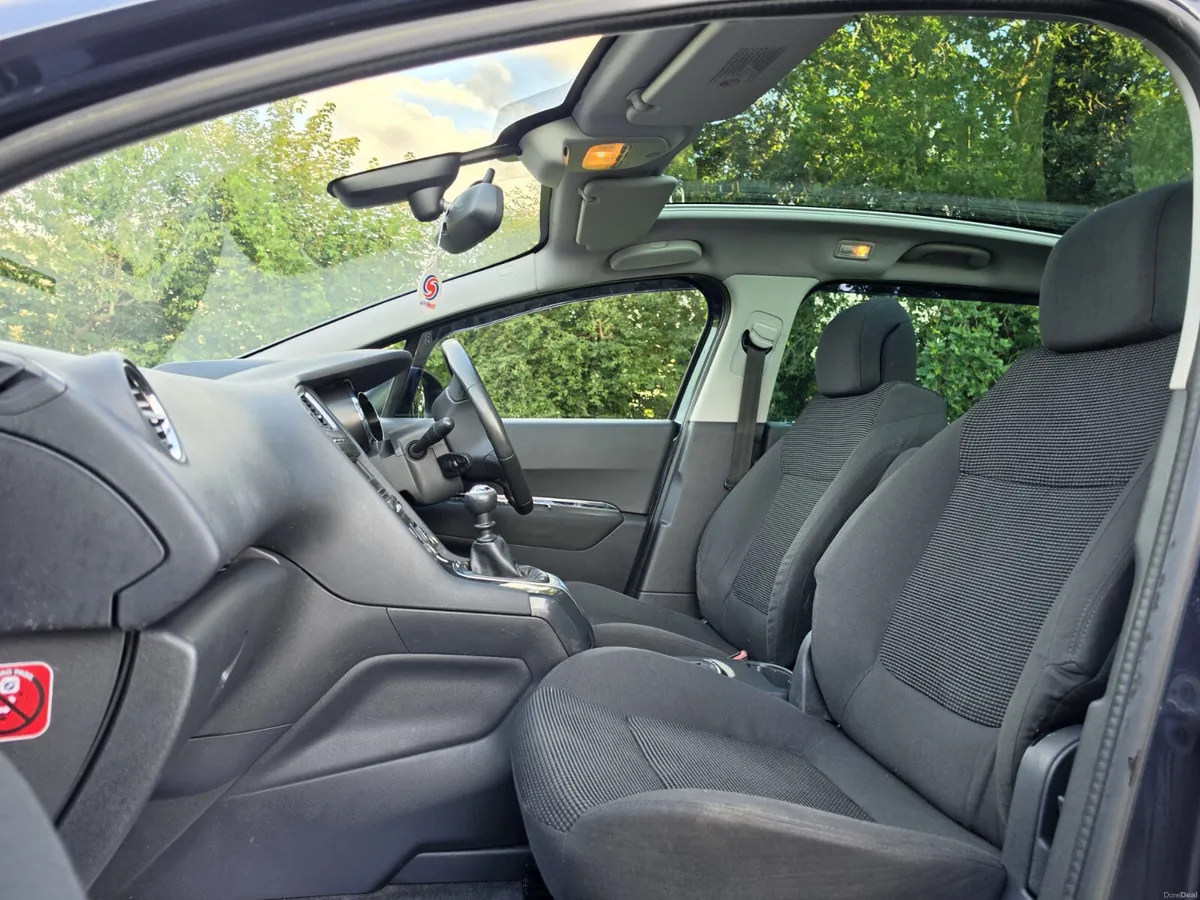 Peugeot 5008 2013 diesel - Image 2