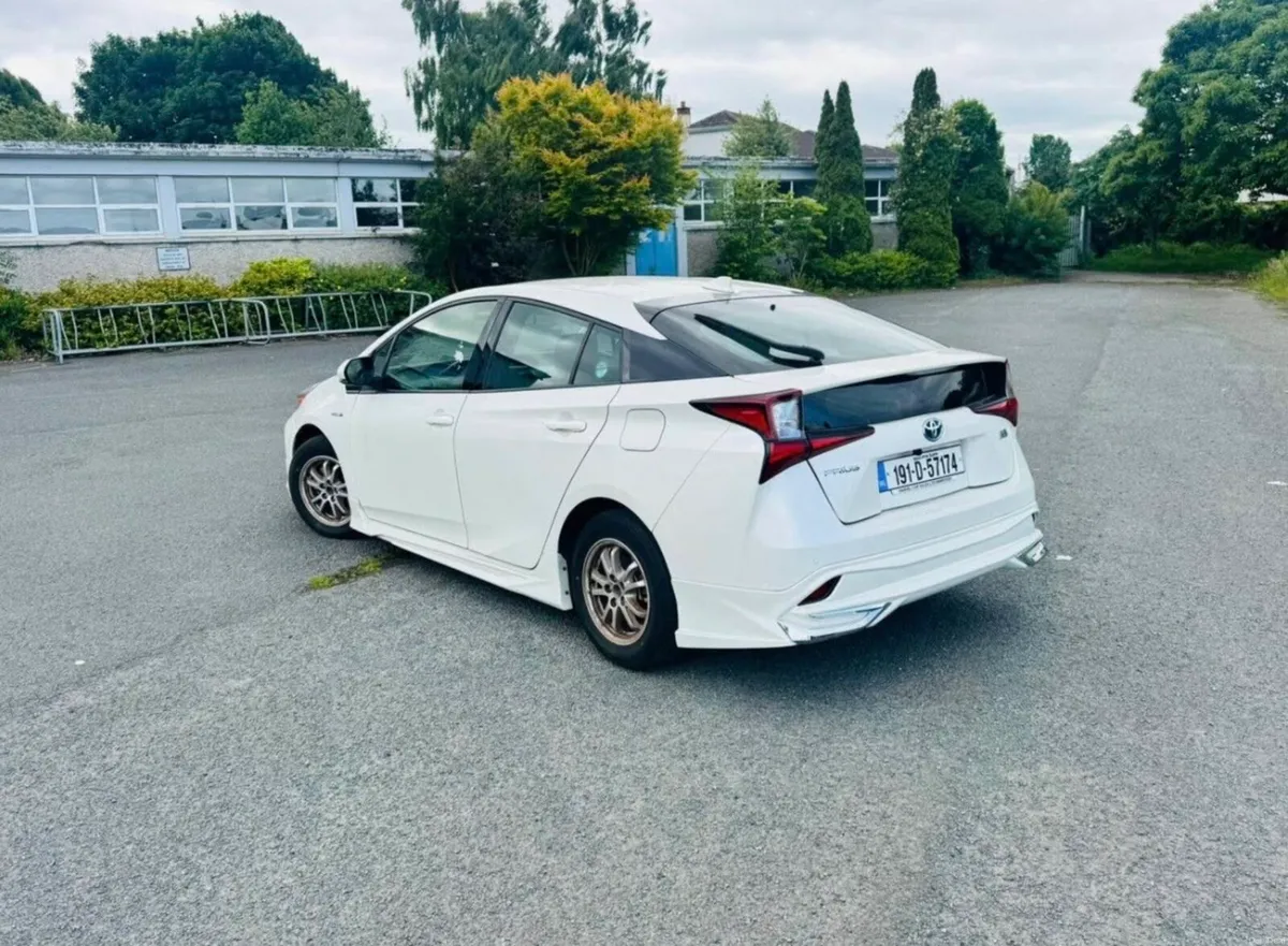 Toyota Prius hybrid 2019 (59k-km) - Image 3