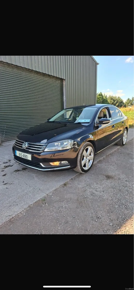 Volkswagen Passat - Image 1