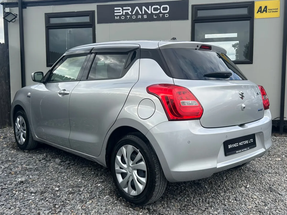 Suzuki Swift 1.2 Hybrid Auto 2021 - Image 6