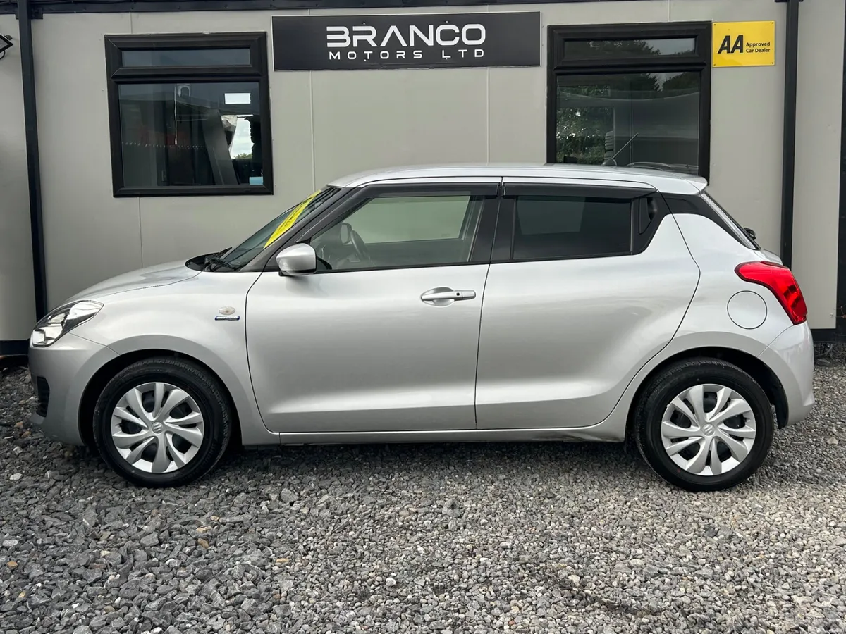 Suzuki Swift 1.2 Hybrid Auto 2021 - Image 5