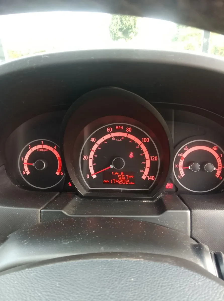 Kia Ceed Estate 2012 VALID NCT NOV 26 €3000 ONO - Image 2