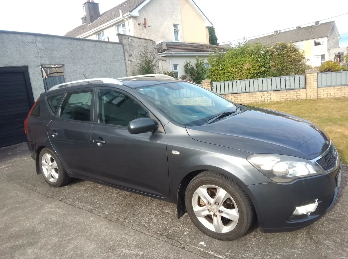 Kia Ceed Estate 2012 VALID NCT NOV 26 €3000 ONO - Image 1