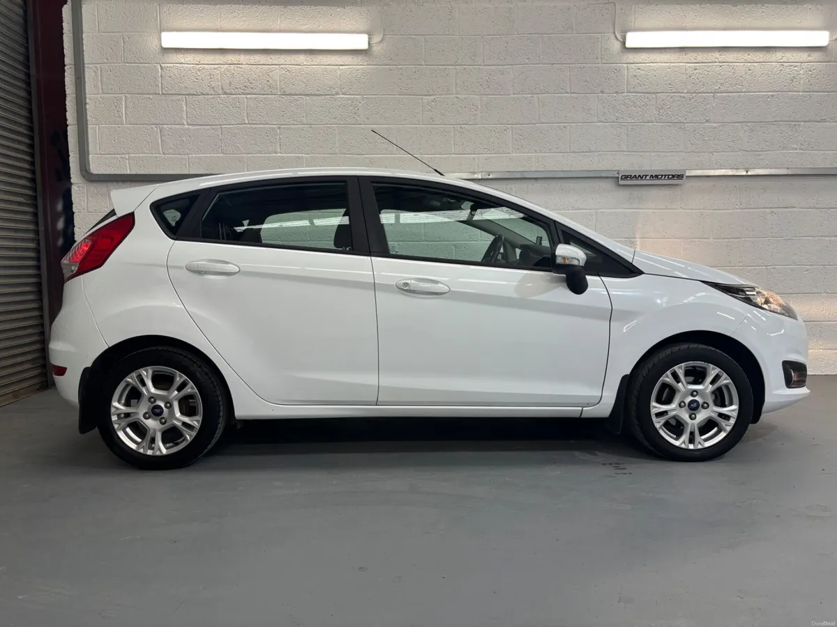 2015 (151) Ford Fiesta | 1.25 Zetec | Low KM - Image 6