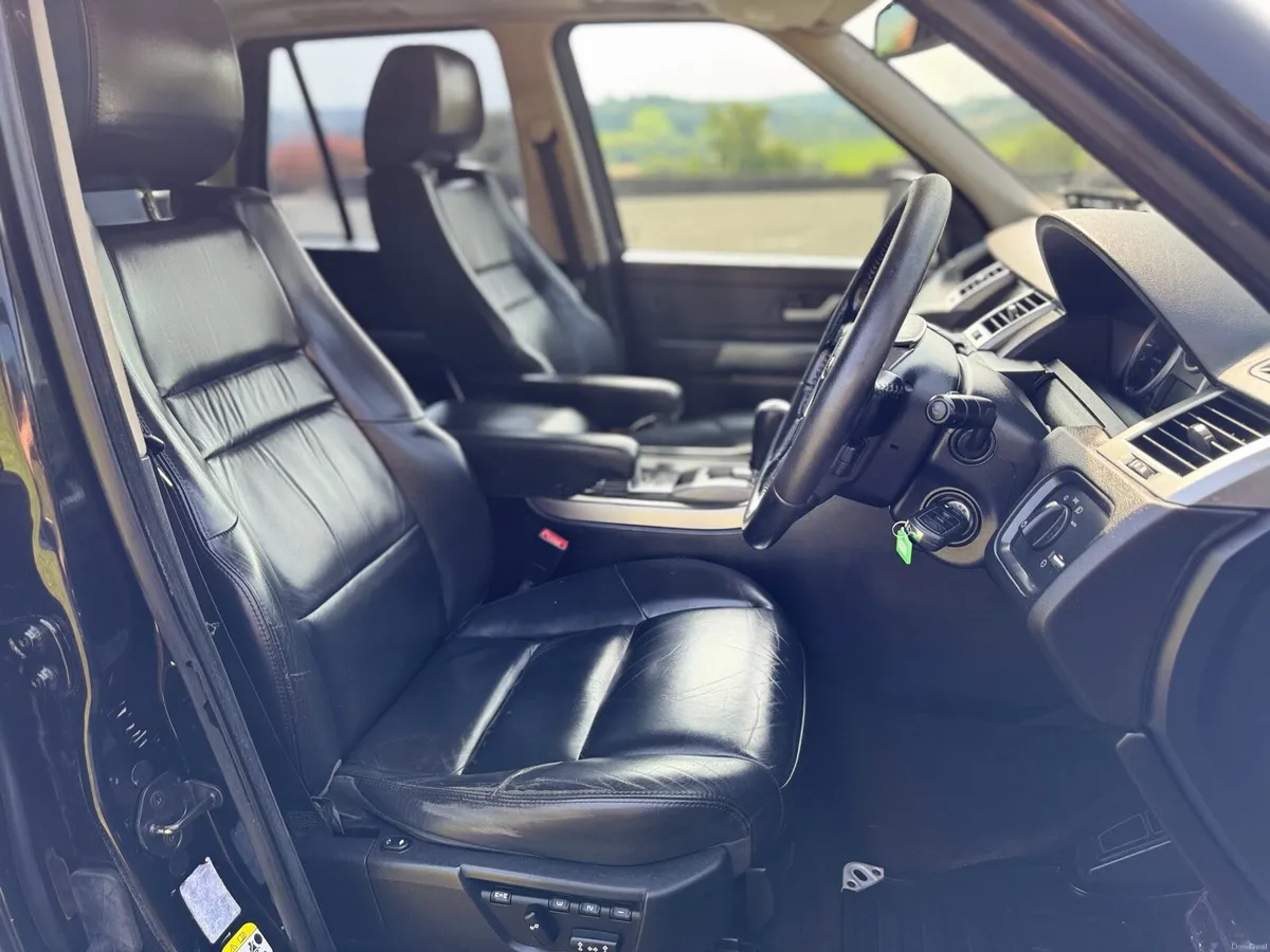 2.7TDV6 HSE 5 SEAT CREW CAB - Image 6