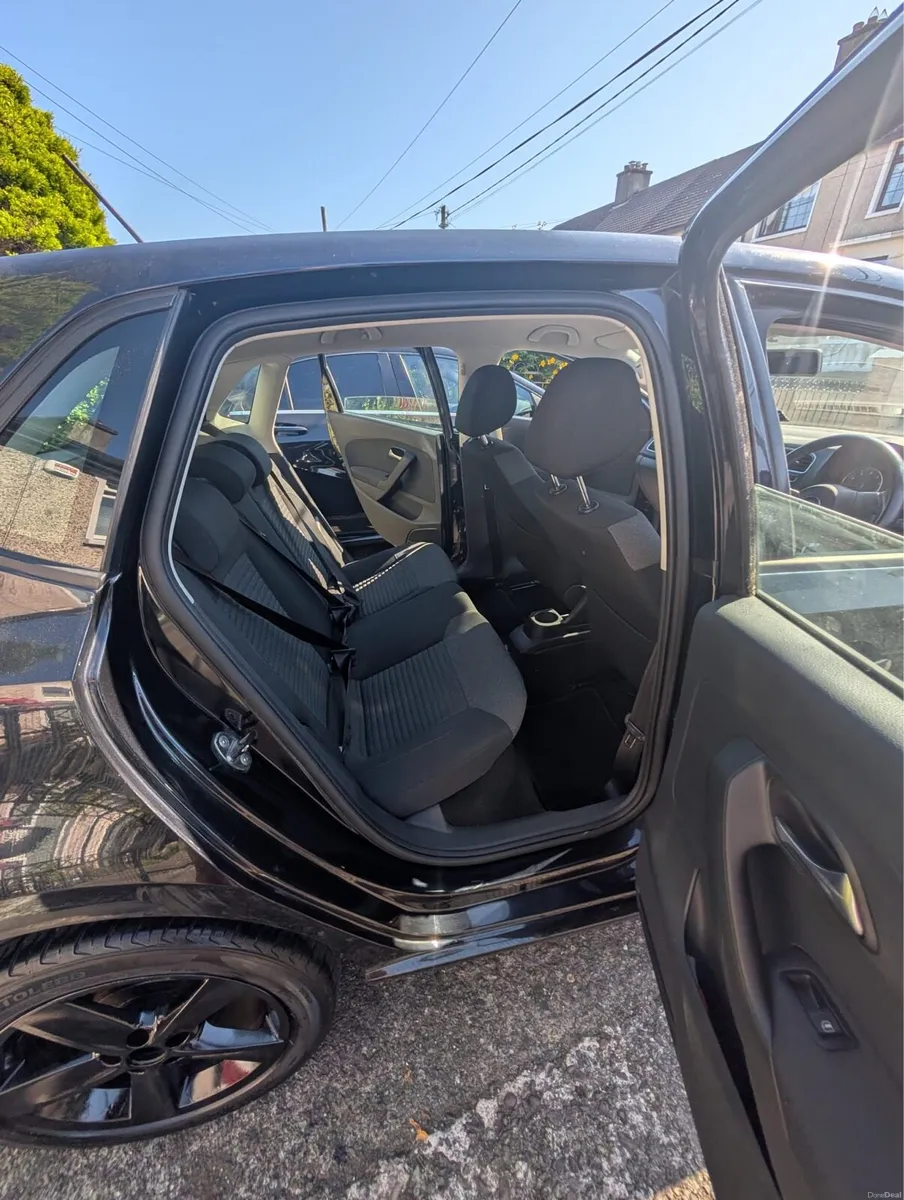 Volkswagen Polo with Apple CarPlay - Image 6
