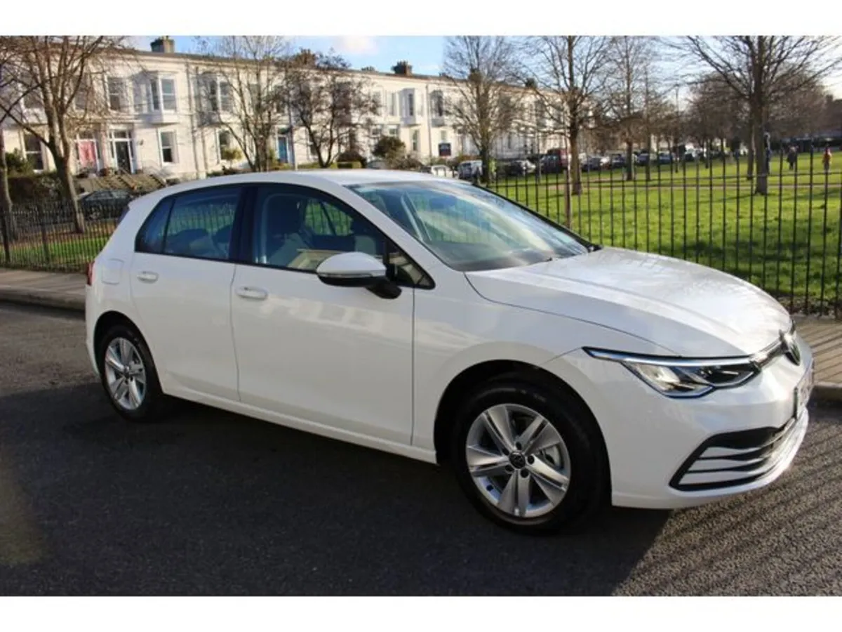Volkswagen Golf Life 1.0 TSI 110HP 5DR, ONE OWNER, - Image 3
