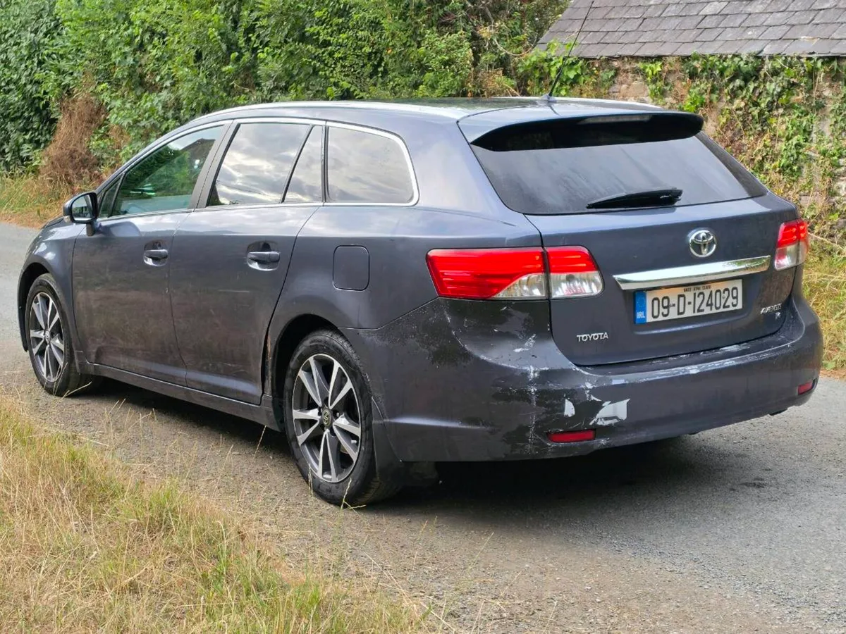 Toyota Avensis Estate - Image 6